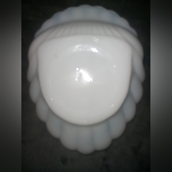 Vintage Milk Glass Shell Trinket Dish/Soap Dish Size 4x6 EUC - Picture 4 of 7